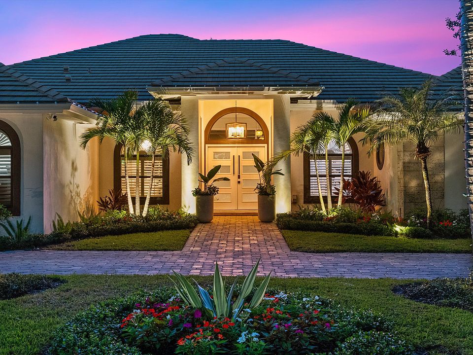 Front of 421 Blackbird Way